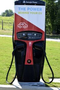 Read more about the article ब्रिटेन में बढ़ते EV चार्जिंग प्वाइंट। Increasing EV Charging Points In Britain